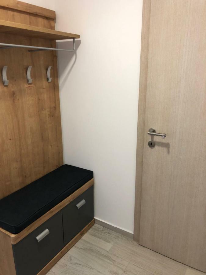 Apartmans And Rooms "Slavica" ノヴァリャ エクステリア 写真