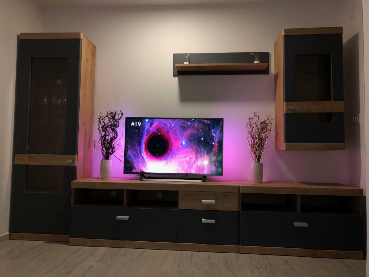 Apartmans And Rooms "Slavica" ノヴァリャ エクステリア 写真