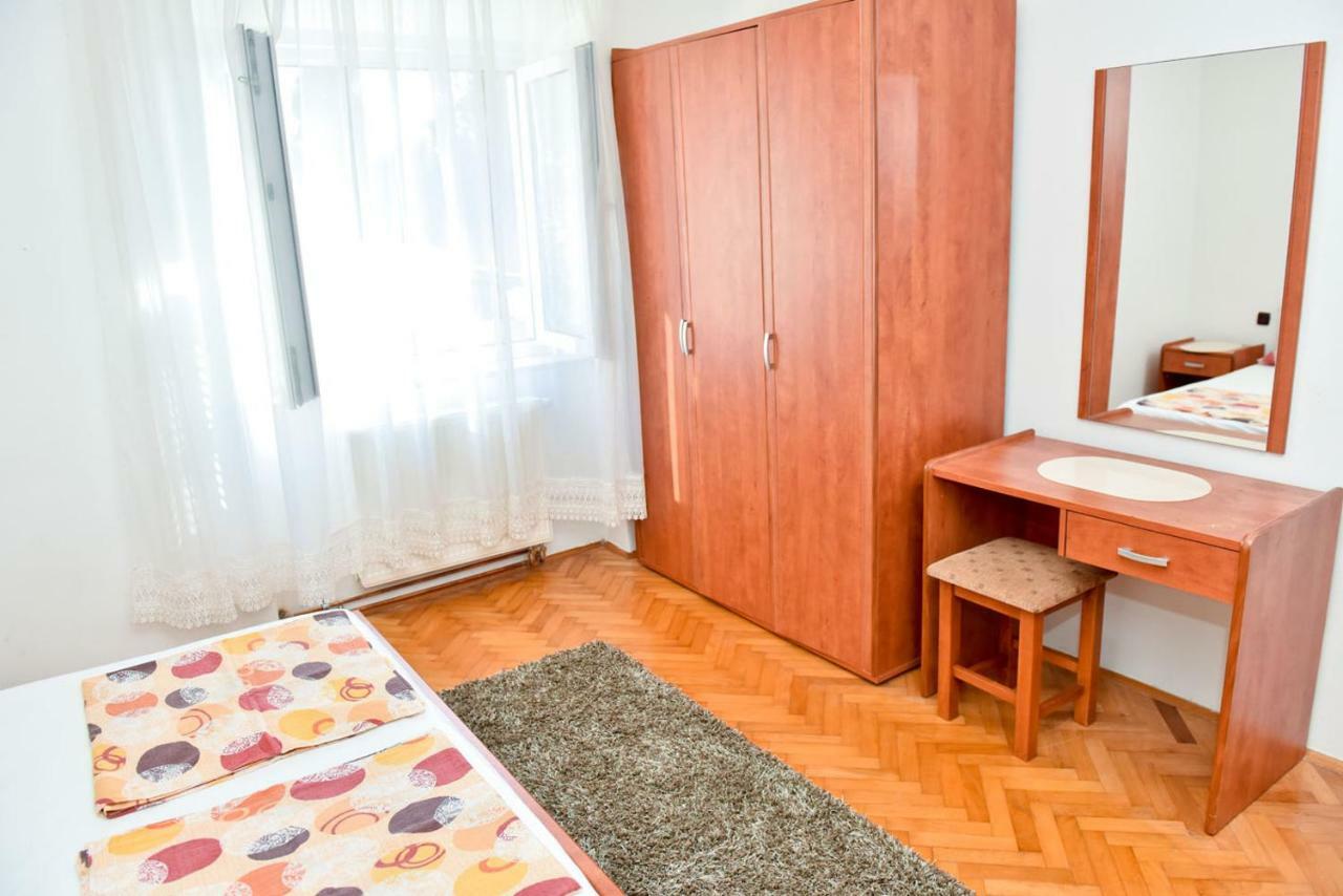 Apartmans And Rooms "Slavica" ノヴァリャ エクステリア 写真